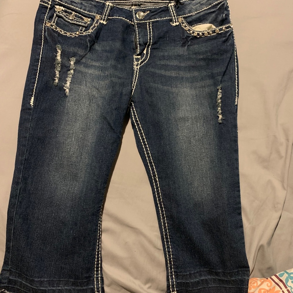 Capris - Picture 3 of 4